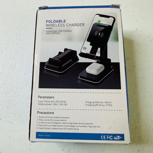 Foldable Wireless Charger Stand For Phones & AirPods Black With Silver Trim - Picture 4 of 9